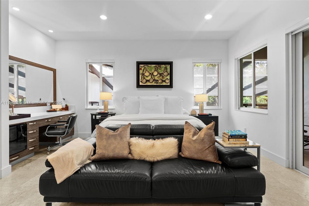 8923 SW 67 Ave, Pinecrest, FL 33156 Photo