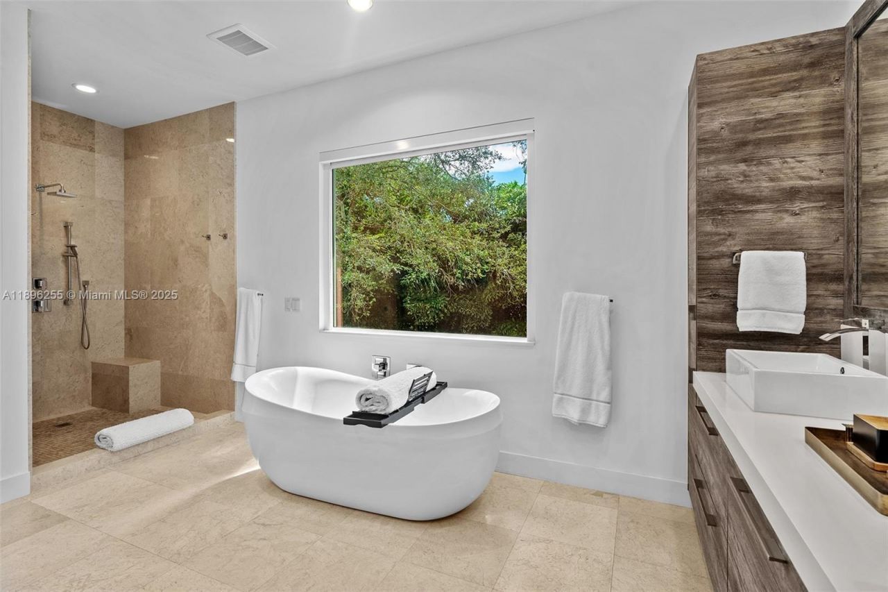 8923 SW 67 Ave, Pinecrest, FL 33156 Photo