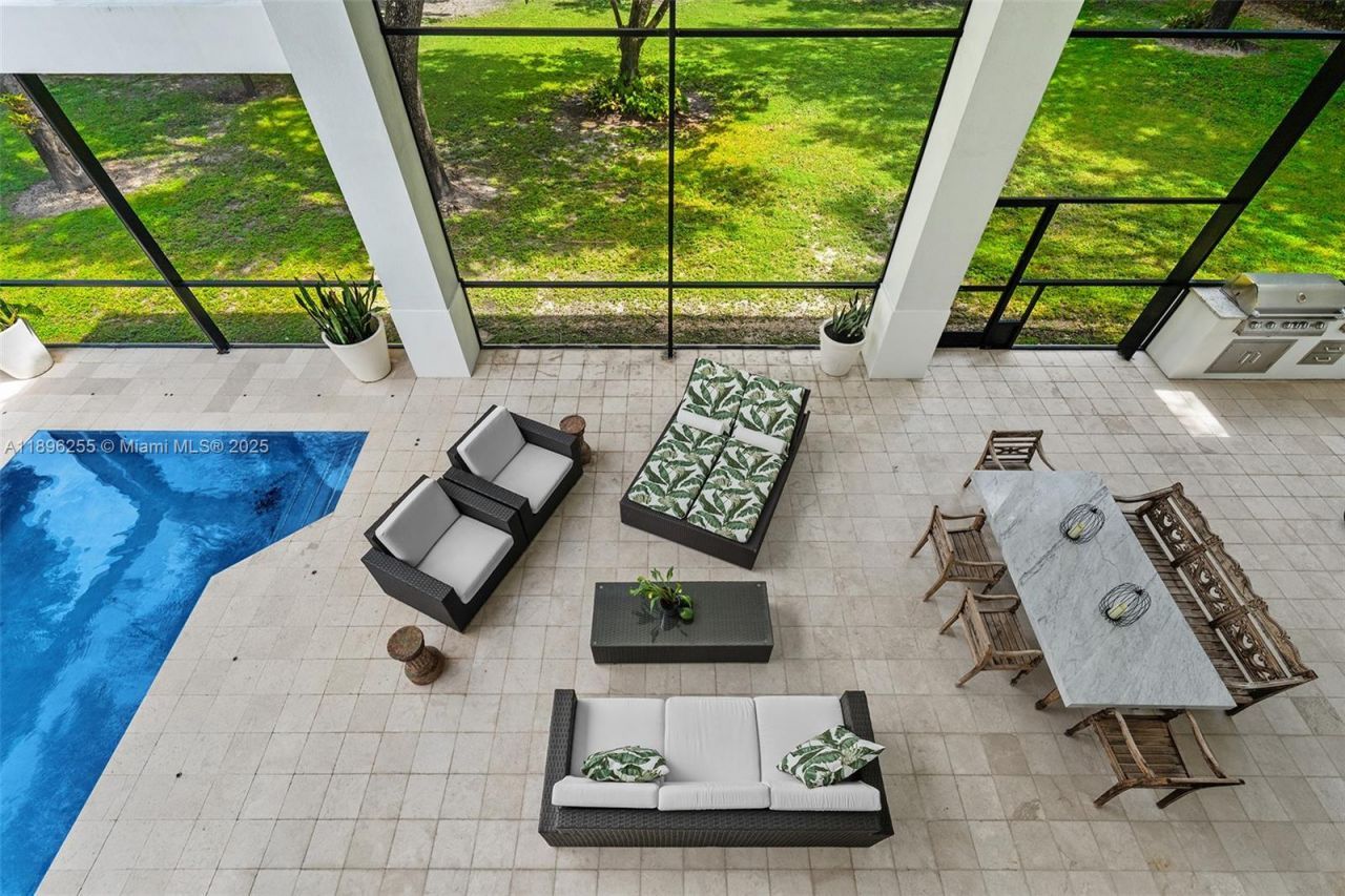 8923 SW 67 Ave, Pinecrest, FL 33156 Photo