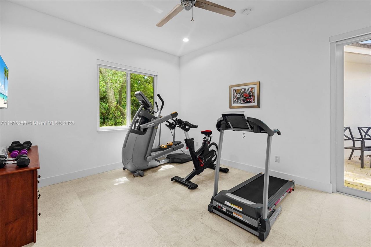 8923 SW 67 Ave, Pinecrest, FL 33156 Photo