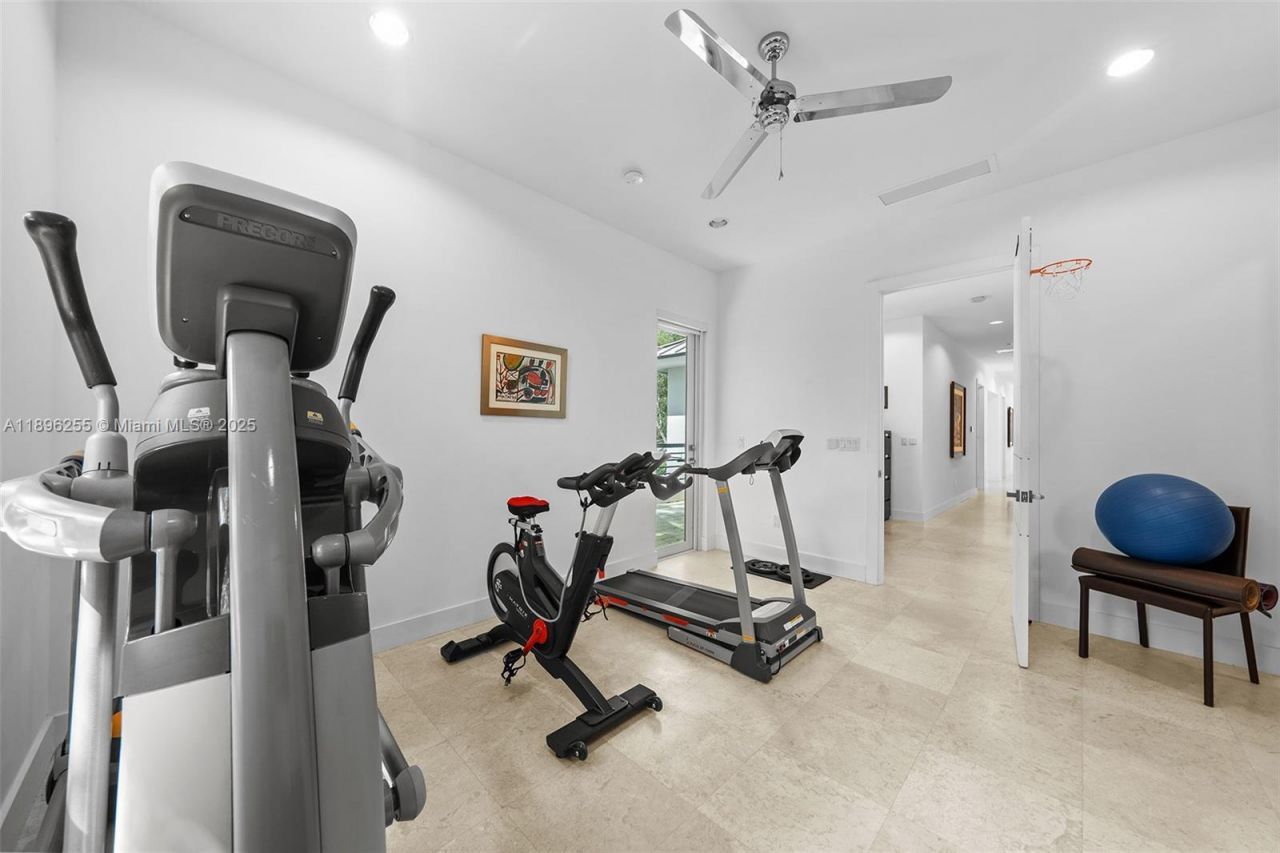 8923 SW 67 Ave, Pinecrest, FL 33156 Photo