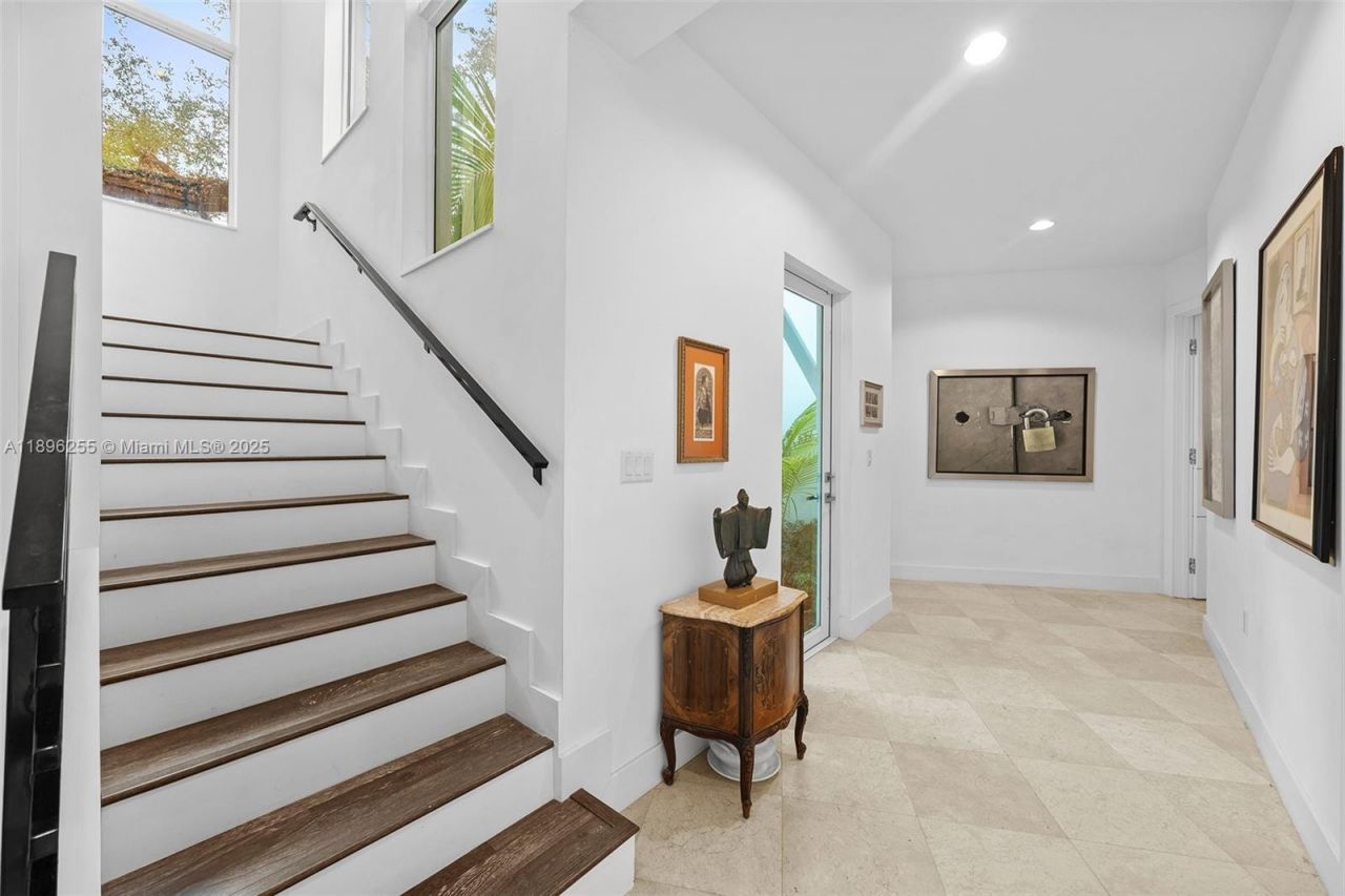 8923 SW 67 Ave, Pinecrest, FL 33156 Photo