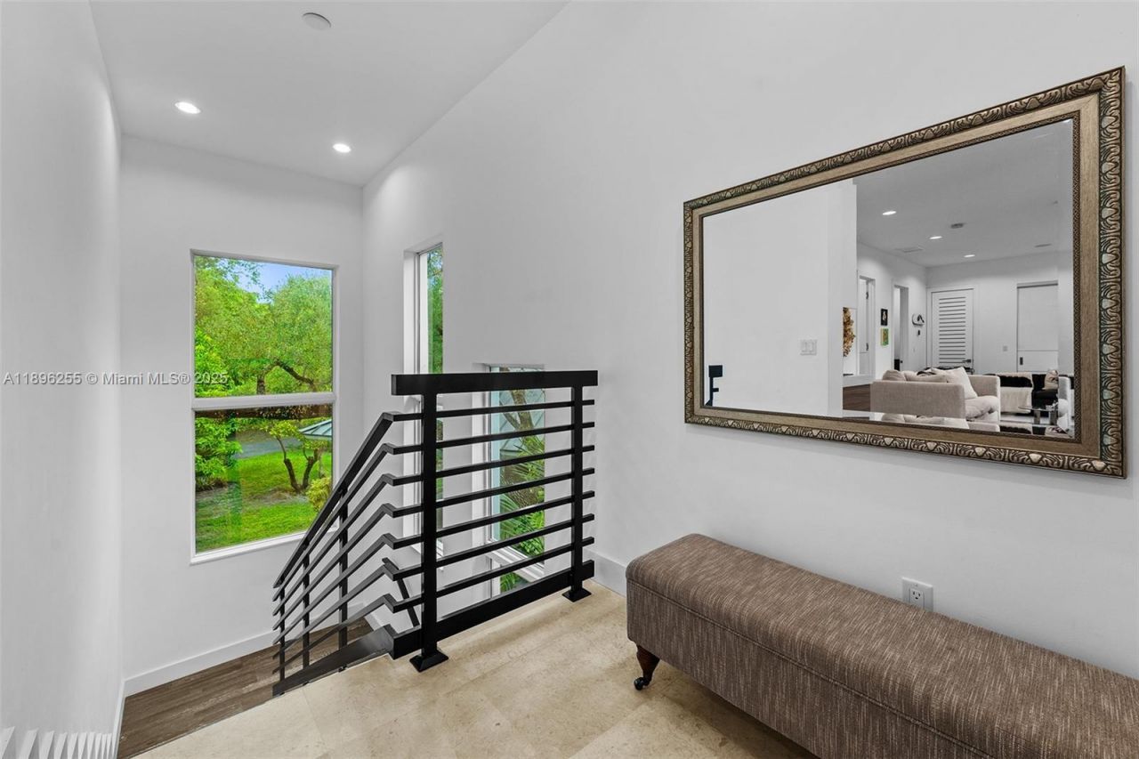 8923 SW 67 Ave, Pinecrest, FL 33156 Photo