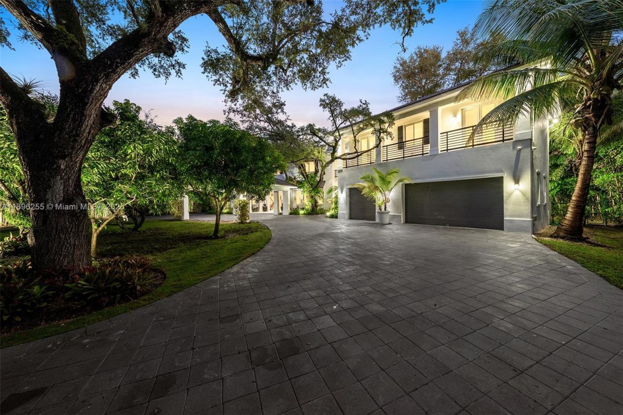 8923 SW 67 Ave, Pinecrest, FL 33156 Photo