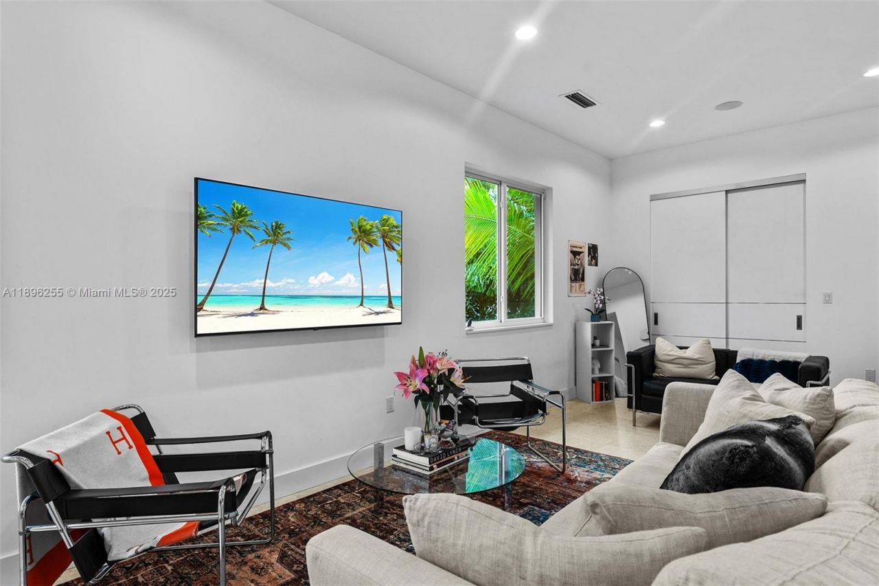 8923 SW 67 Ave, Pinecrest, FL 33156 Photo