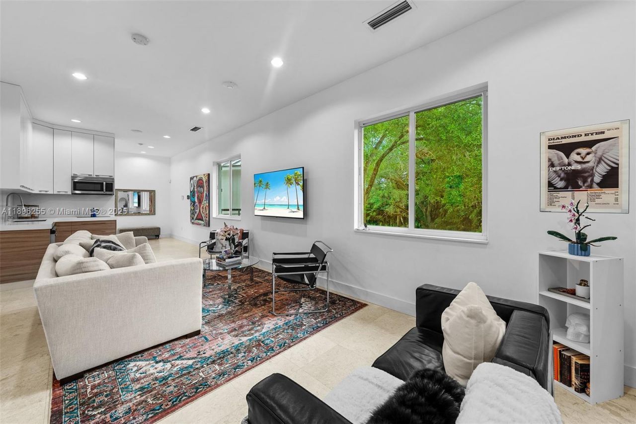 8923 SW 67 Ave, Pinecrest, FL 33156 Photo