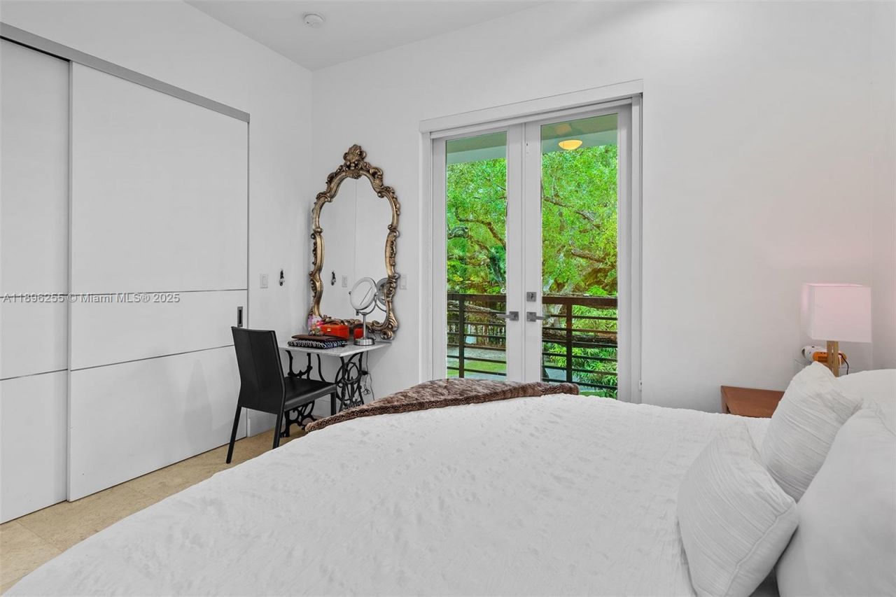 8923 SW 67 Ave, Pinecrest, FL 33156 Photo