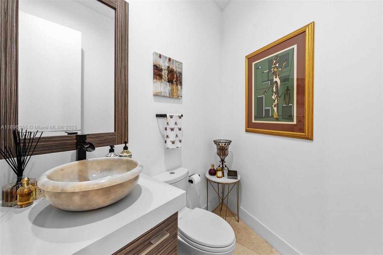 8923 SW 67 Ave, Pinecrest, FL 33156 Photo