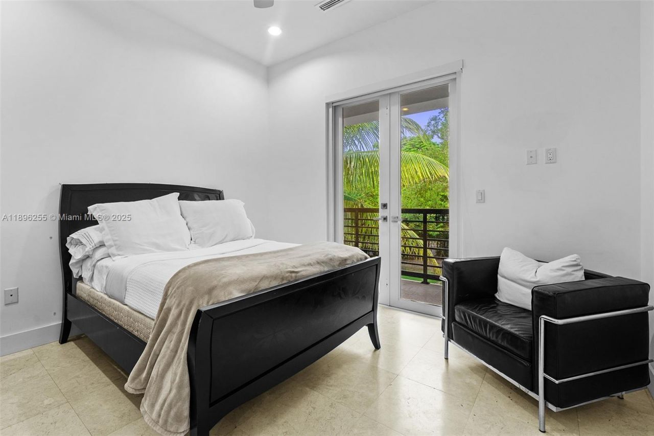 8923 SW 67 Ave, Pinecrest, FL 33156 Photo