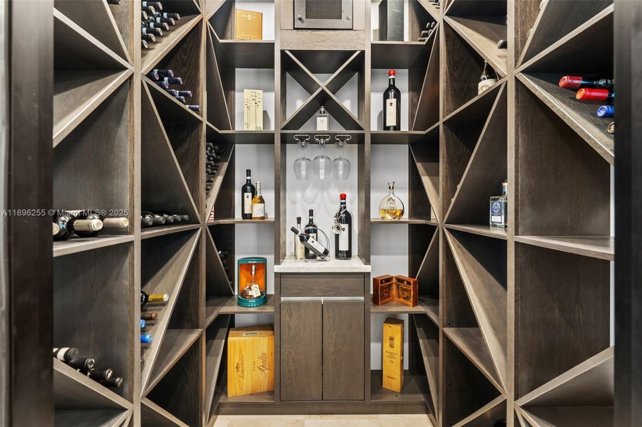 8923 SW 67 Ave, Pinecrest, FL 33156 Photo