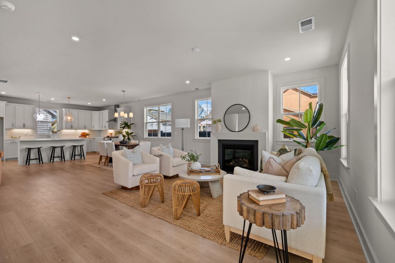 726 Rumbling Leaf Lane Photo 10