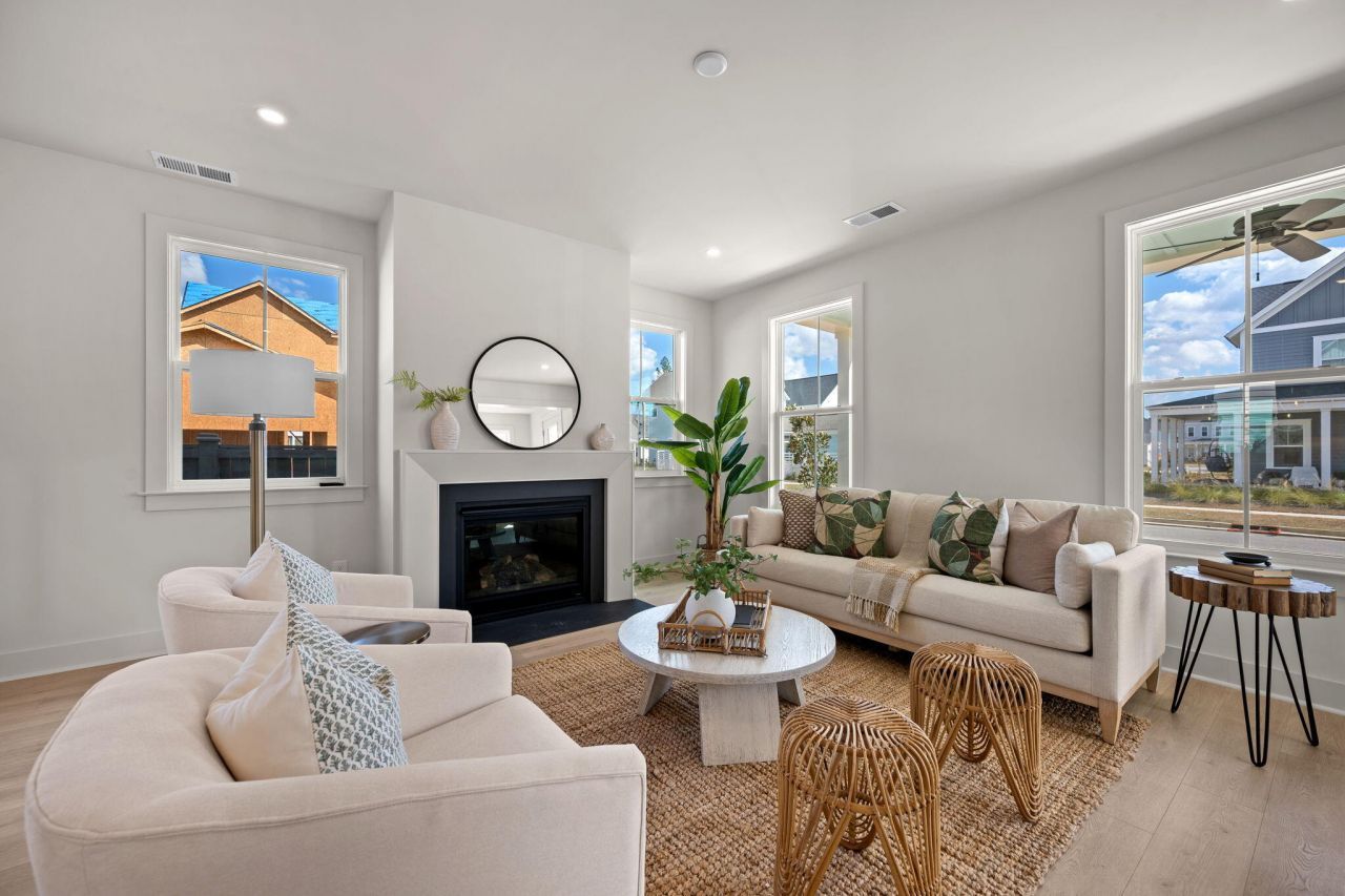 726 Rumbling Leaf Lane Photo 11