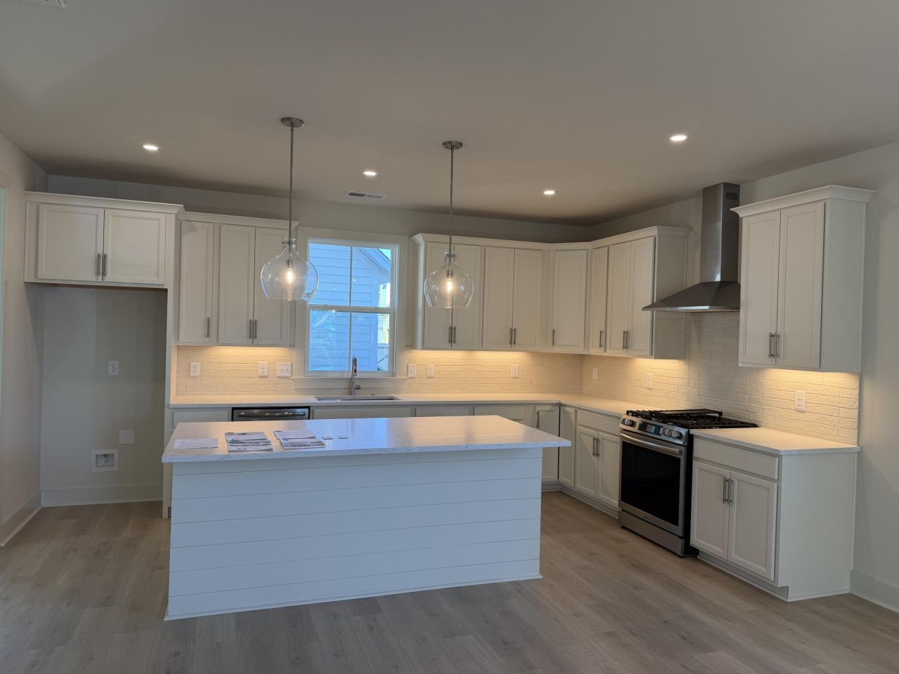 726 Rumbling Leaf Lane Photo 16