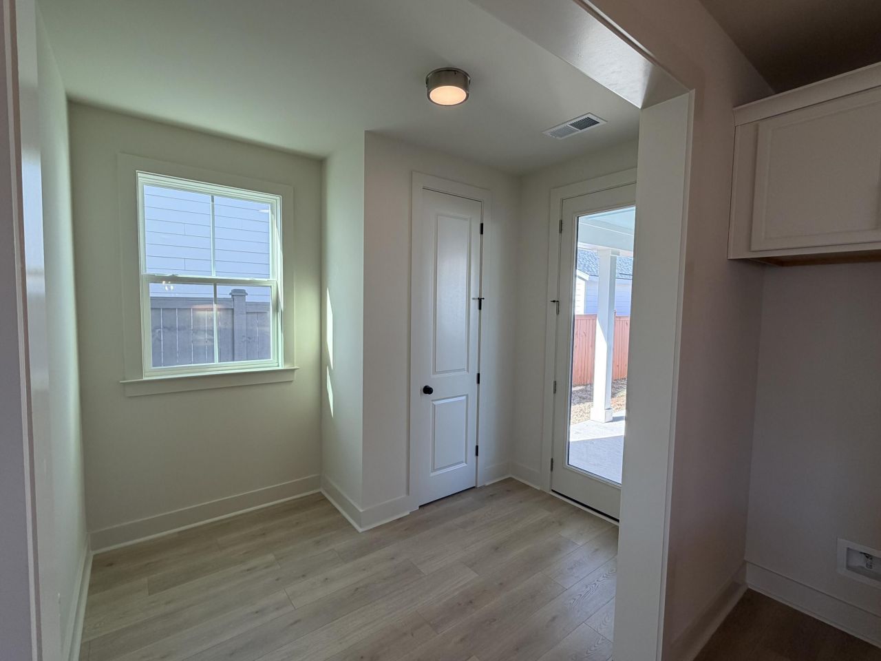 726 Rumbling Leaf Lane Photo 20