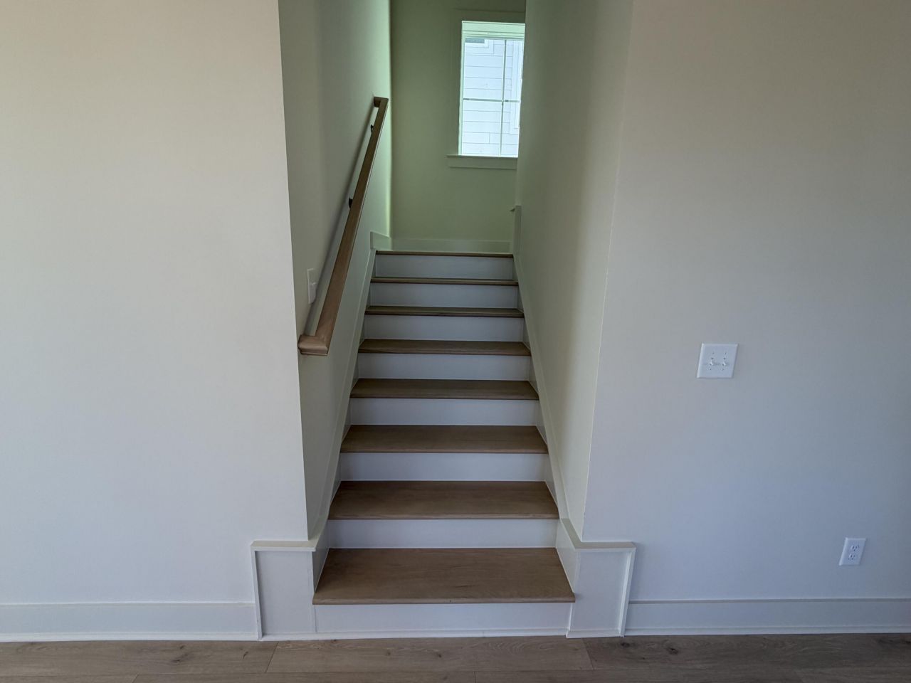 726 Rumbling Leaf Lane Photo 25