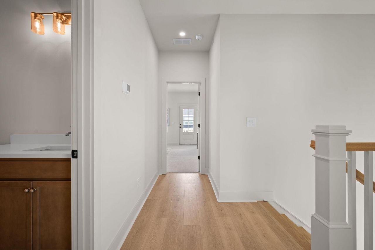 726 Rumbling Leaf Lane Photo 34