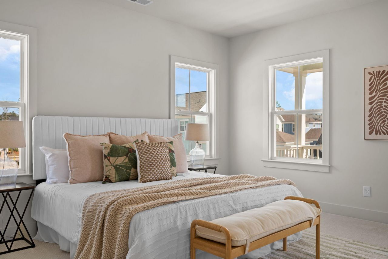 726 Rumbling Leaf Lane Photo 36