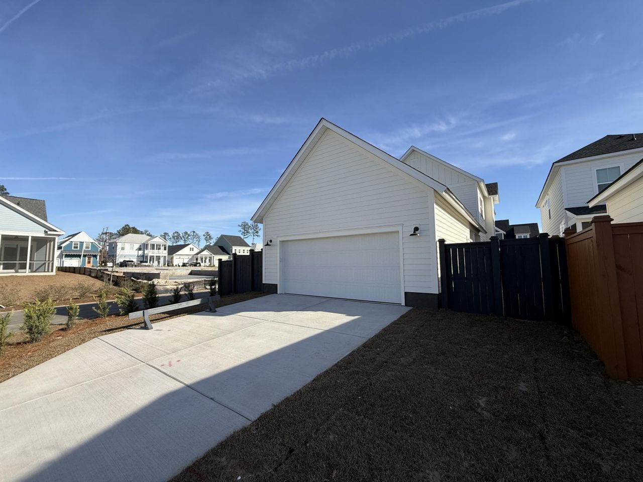 726 Rumbling Leaf Lane Photo 4