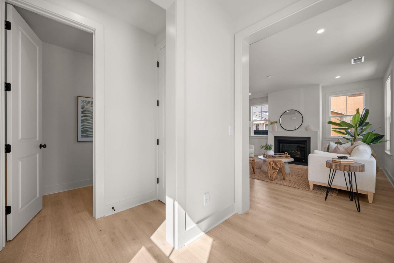 726 Rumbling Leaf Lane Photo 8