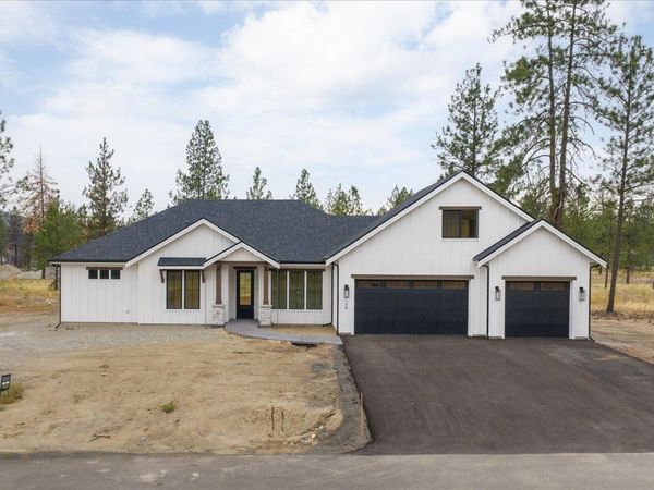 148 Legacy Way, Nine Mile Falls, WA 99026