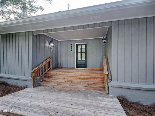 1782 Hillview Drive, Jackson, MS 39211