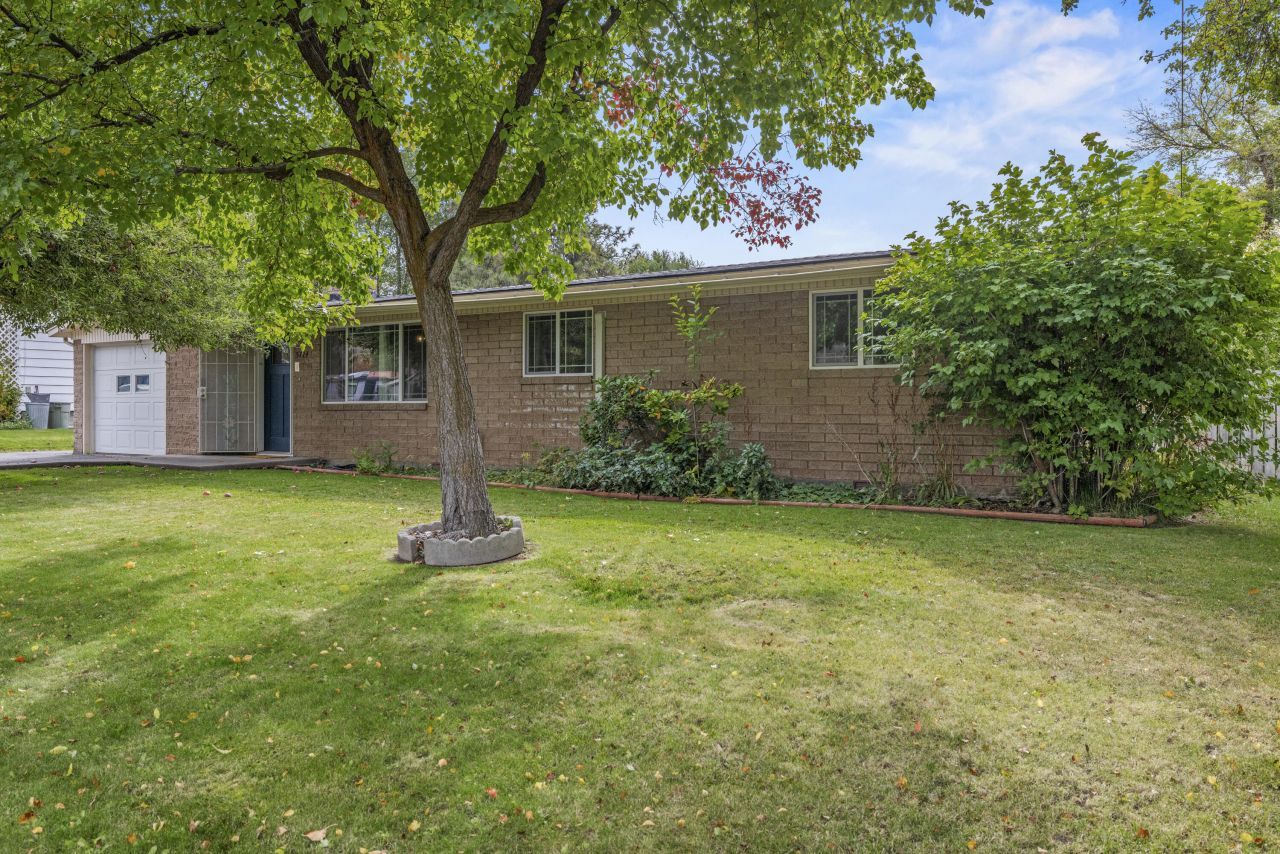 5714 Schiesel Avenue, Klamath Falls, OR 97603 Main Photo