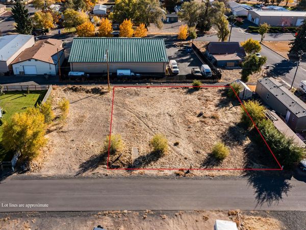 334 SE Warsaw Street, Redmond, OR 97756