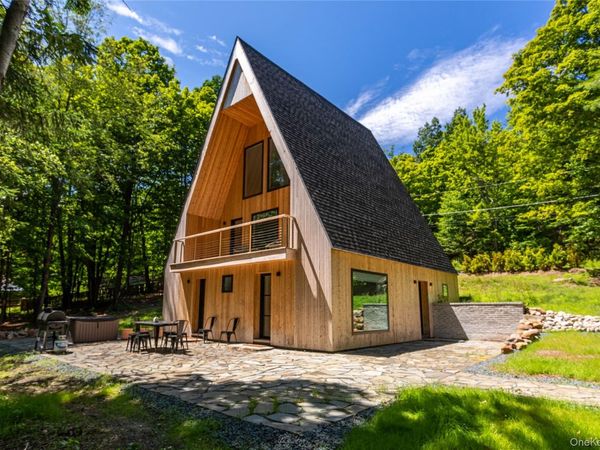 9 Mountain Lane, Napanoch, NY 12458