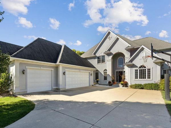 1001 Indigo St, Grundy Center, IA 50638