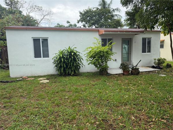 2534 Mckinley St, Hollywood, FL 33020