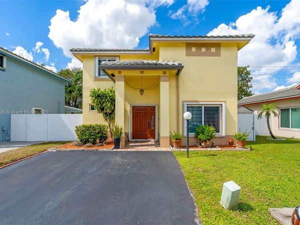 18536 NW 56th Pl, Miami Gardens, FL 33055