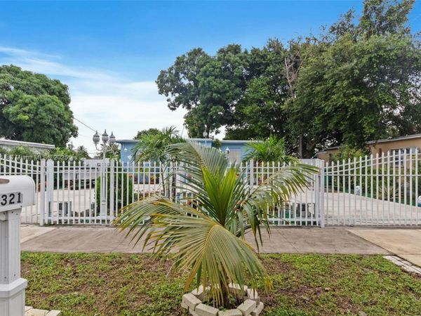 2321 NW 153rd St, Miami Gardens, FL 33054