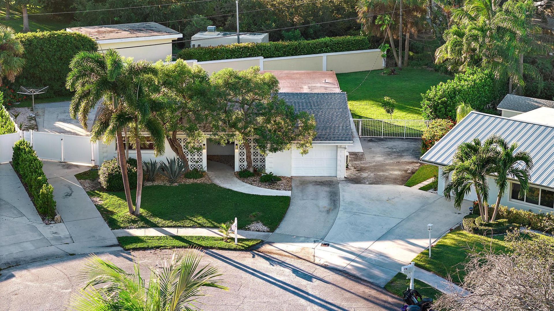 77 Holly Circle, Tequesta, FL 33469 Photo