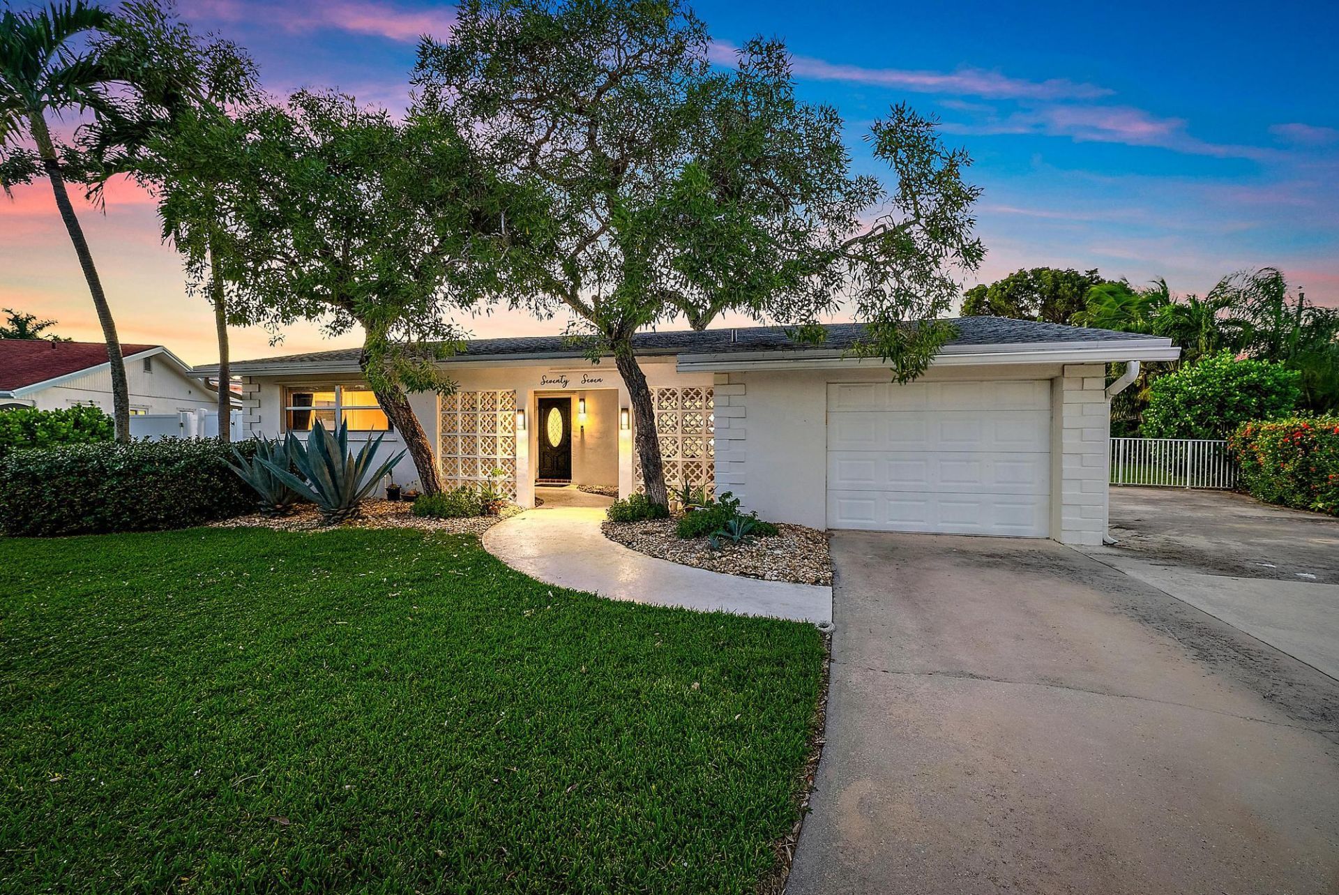 77 Holly Circle, Tequesta, FL 33469 Photo