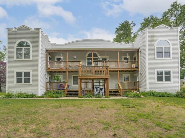7374 North Shore Drive, Unit 16, South Haven, MI 49090