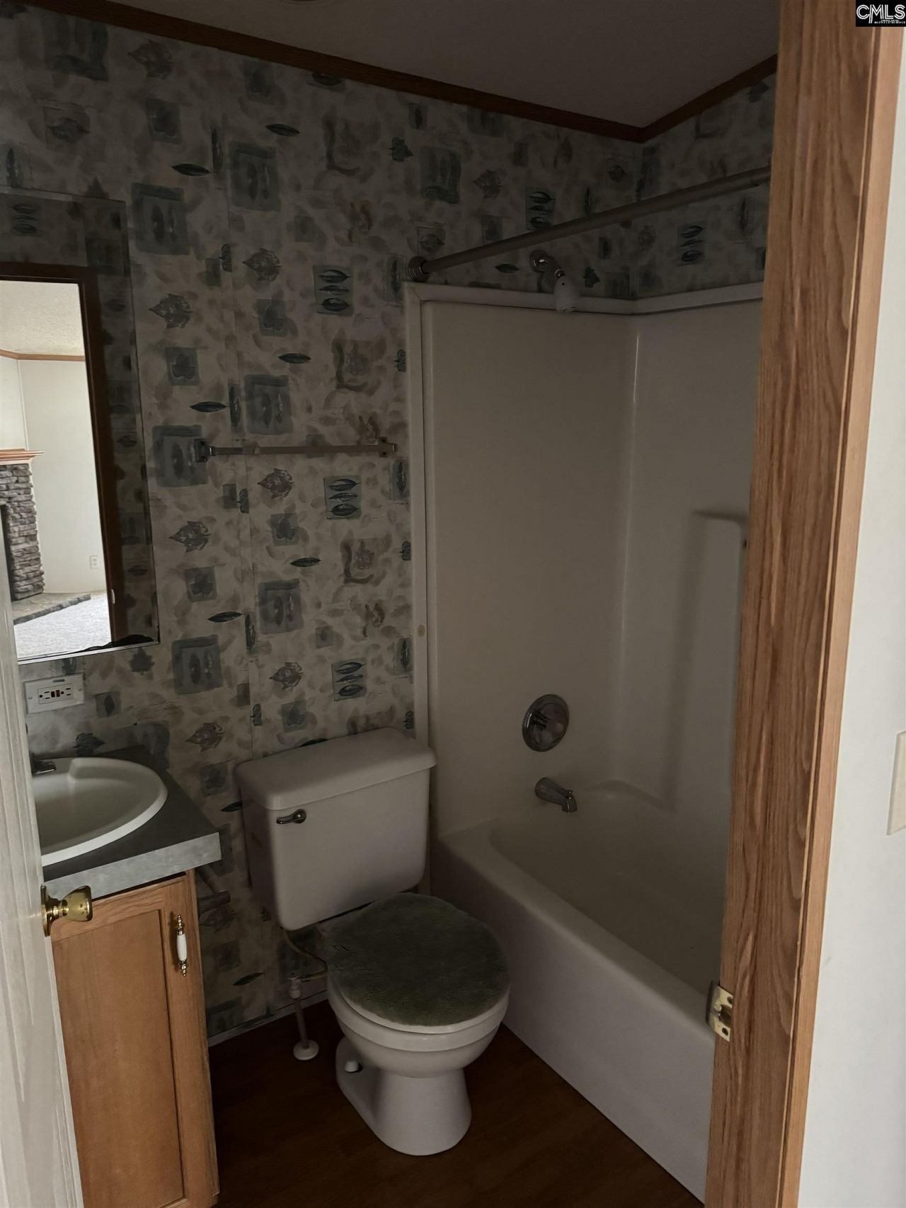 230 Alexander Place Photo 12