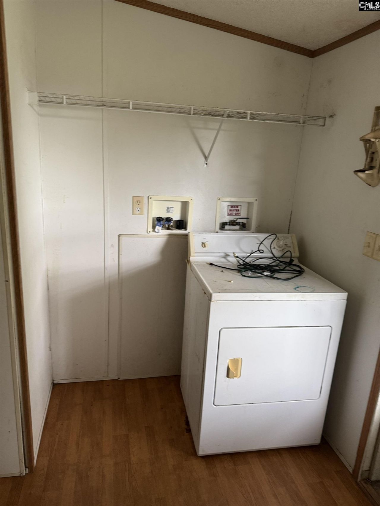 230 Alexander Place Photo 17