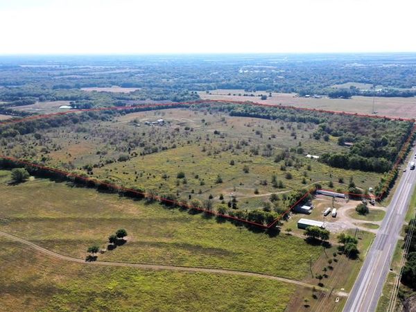 17686 N US Highway 69, Whitewright, TX 75491