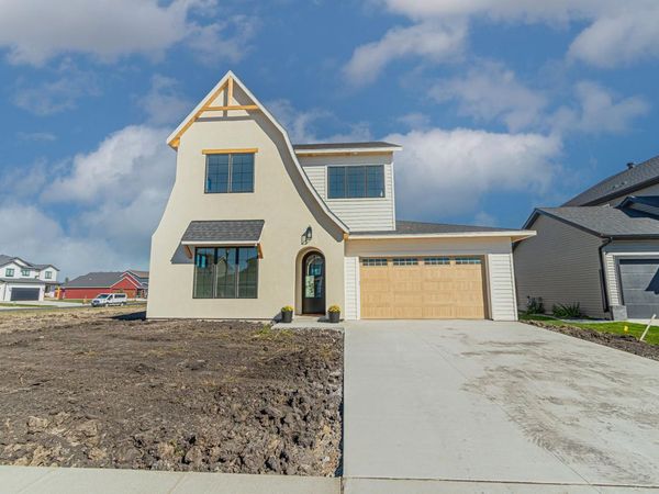 8820 Northern Lights Avenue, Horace, ND 58047