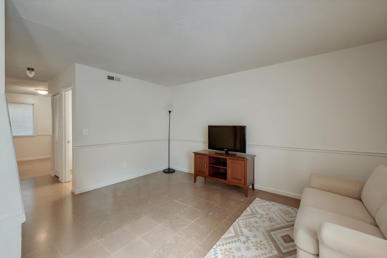 109 Magwood Drive Photo 4