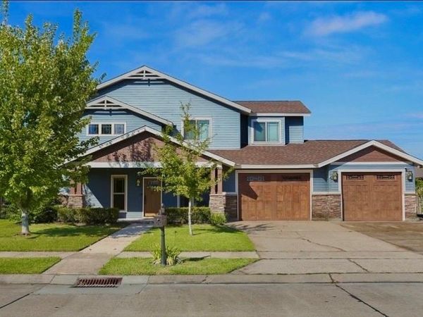 115 LAKE CATHERINE Drive, Luling, LA 70070