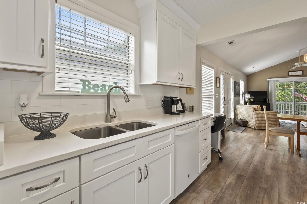 9683 Glenn Ellen Way Photo 5