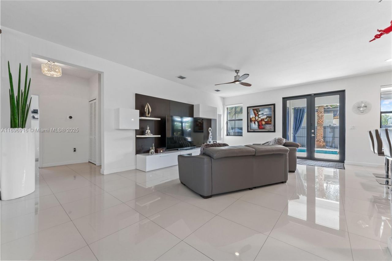 14856 SW 27th Ter, Miami, FL 33185 Photo