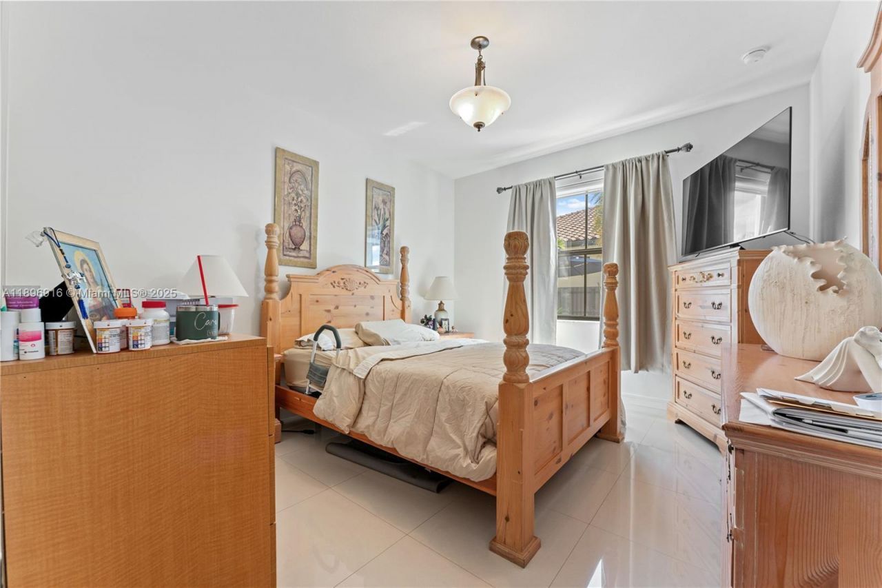 14856 SW 27th Ter, Miami, FL 33185 Photo