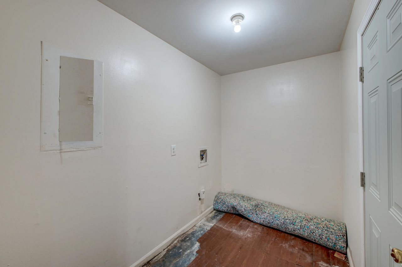 Magwood Drive And Jedi Lane  Photo 32