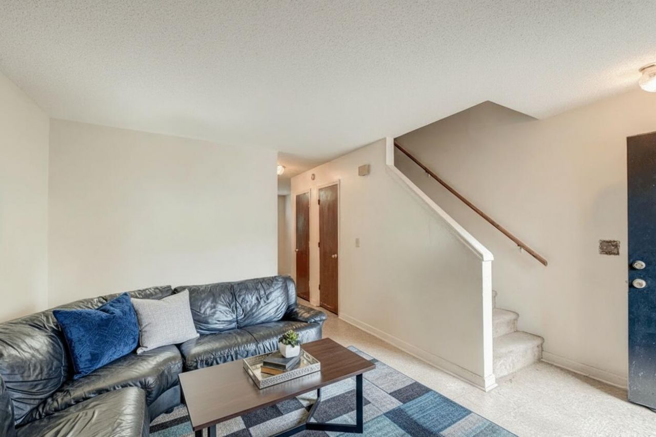 Magwood Drive And Jedi Lane  Photo 55