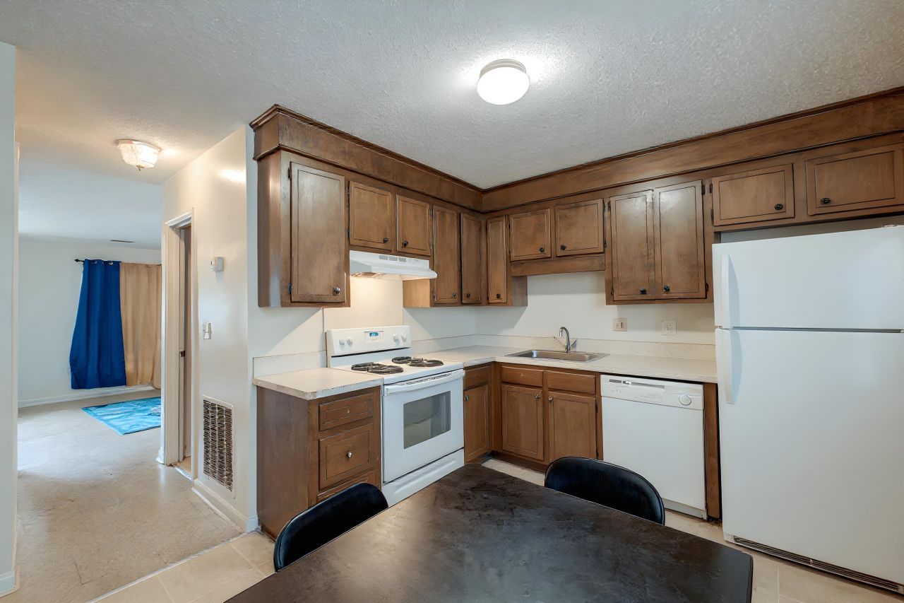 Magwood Drive And Jedi Lane  Photo 57