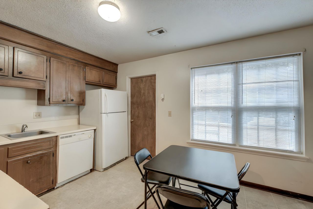 Magwood Drive And Jedi Lane  Photo 58