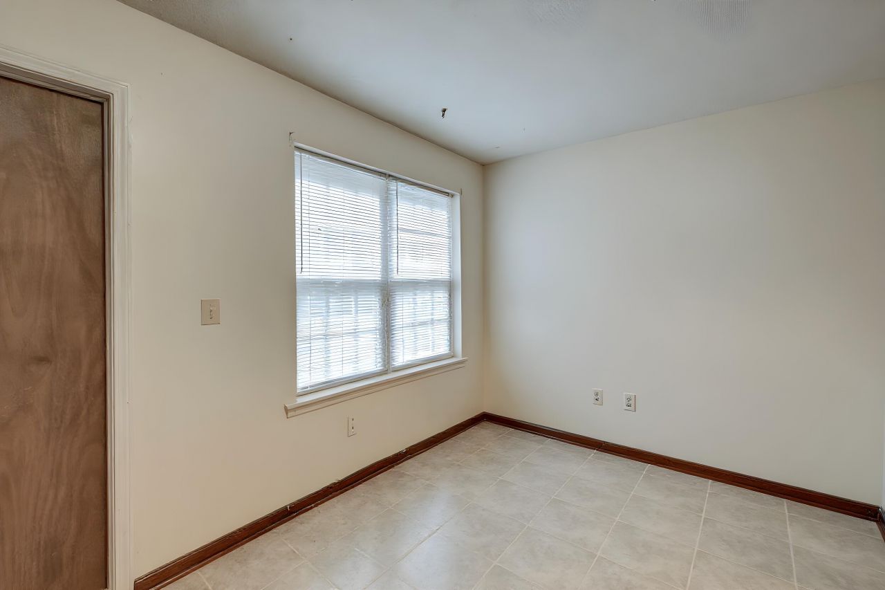 Magwood Drive And Jedi Lane  Photo 59