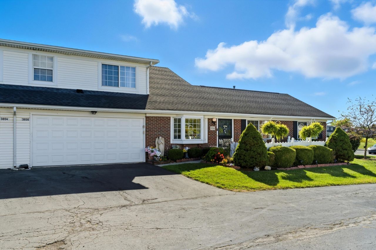 3856 Crestfield Drive, Groveport, OH 43125 Main Photo